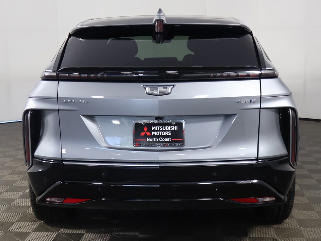 Used 2024 Cadillac Lyriq Luxury RWD image 16