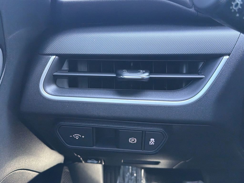 Used 2025 Kia K4 LXS FWD image 24