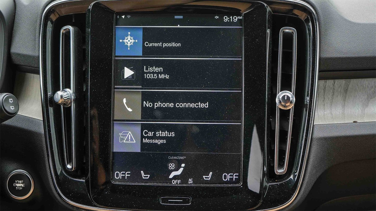 Used 2019 Volvo XC40 T4 Inscription image 14