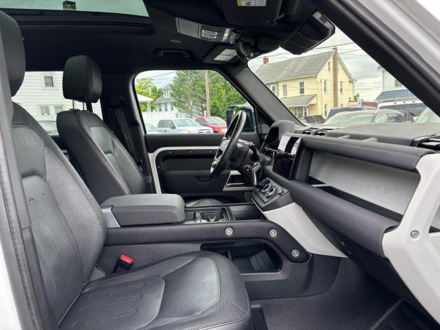 Used 2022 Land Rover Defender 110 X-Dynamic SE image 20