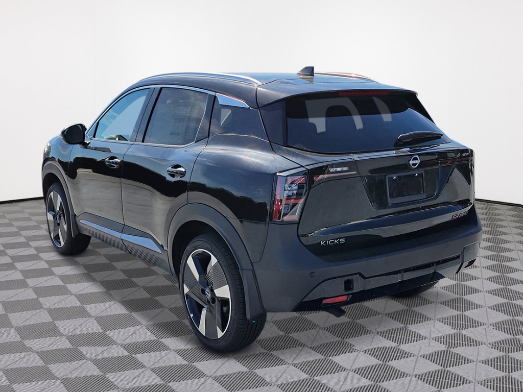 New 2025 Nissan Kicks SR image 5