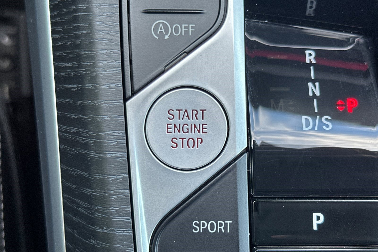 Used 2025 BMW 330i Sedan w/ Convenience Package image 28