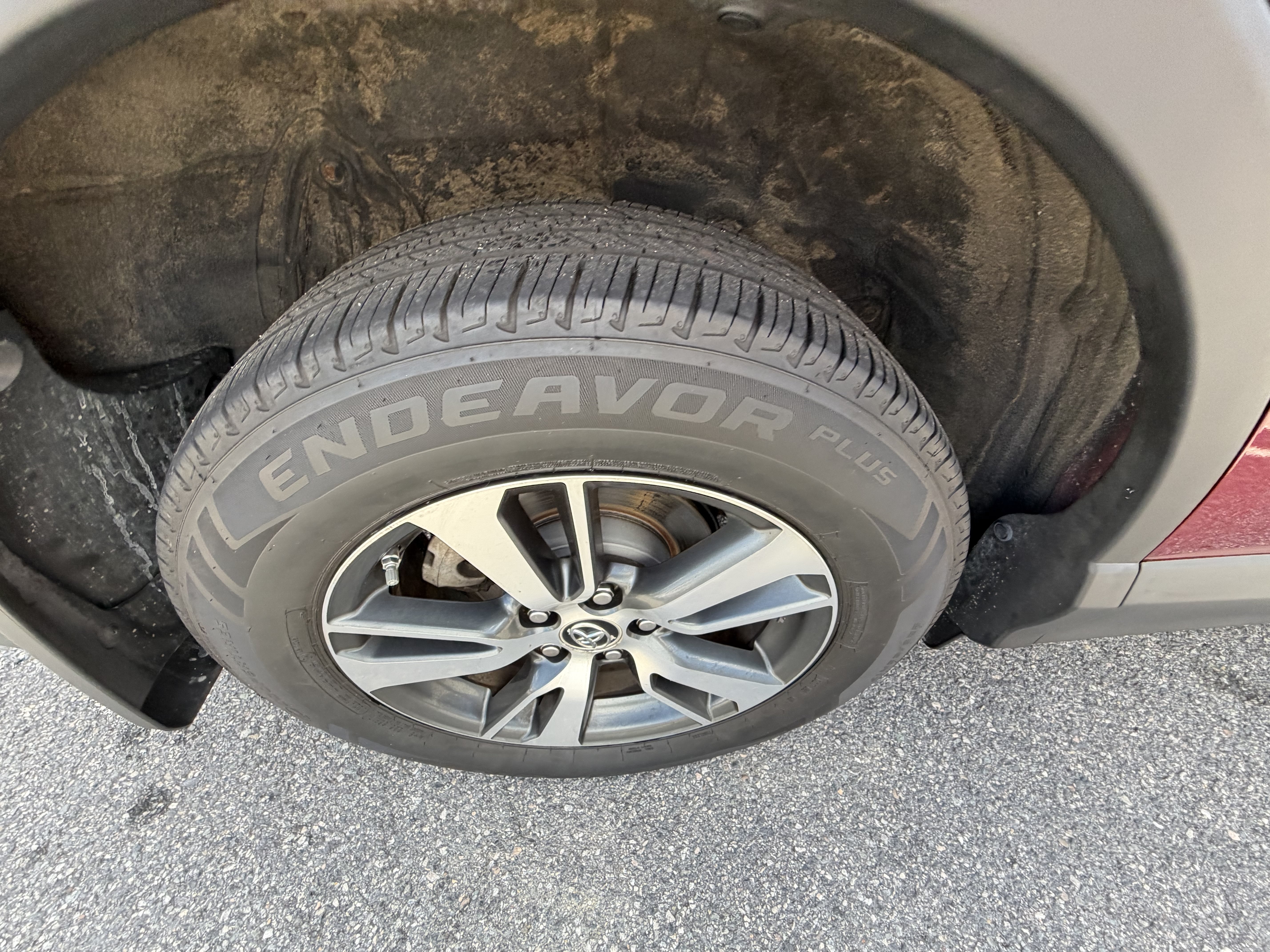 Used 2018 Toyota RAV4 XLE FWD image 33