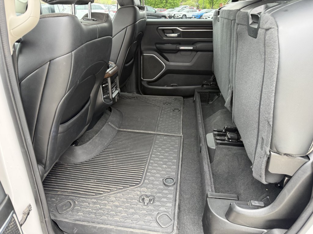 Used 2022 RAM 1500 Laramie AWD/4WD image 16