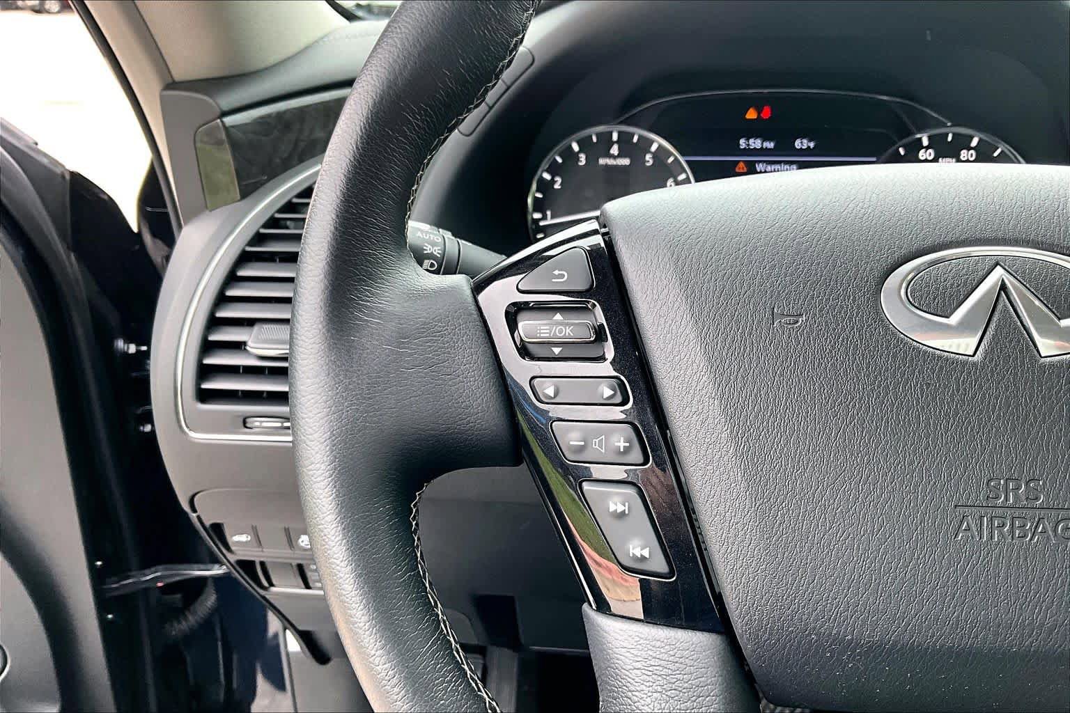 Used 2023 INFINITI QX80 Luxe w/ All-Season Package AWD/4WD image 24