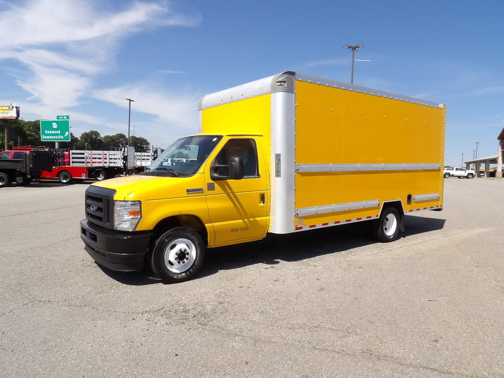 Used 2021 Ford E-350 and Econoline 350 Super Duty RWD image 3