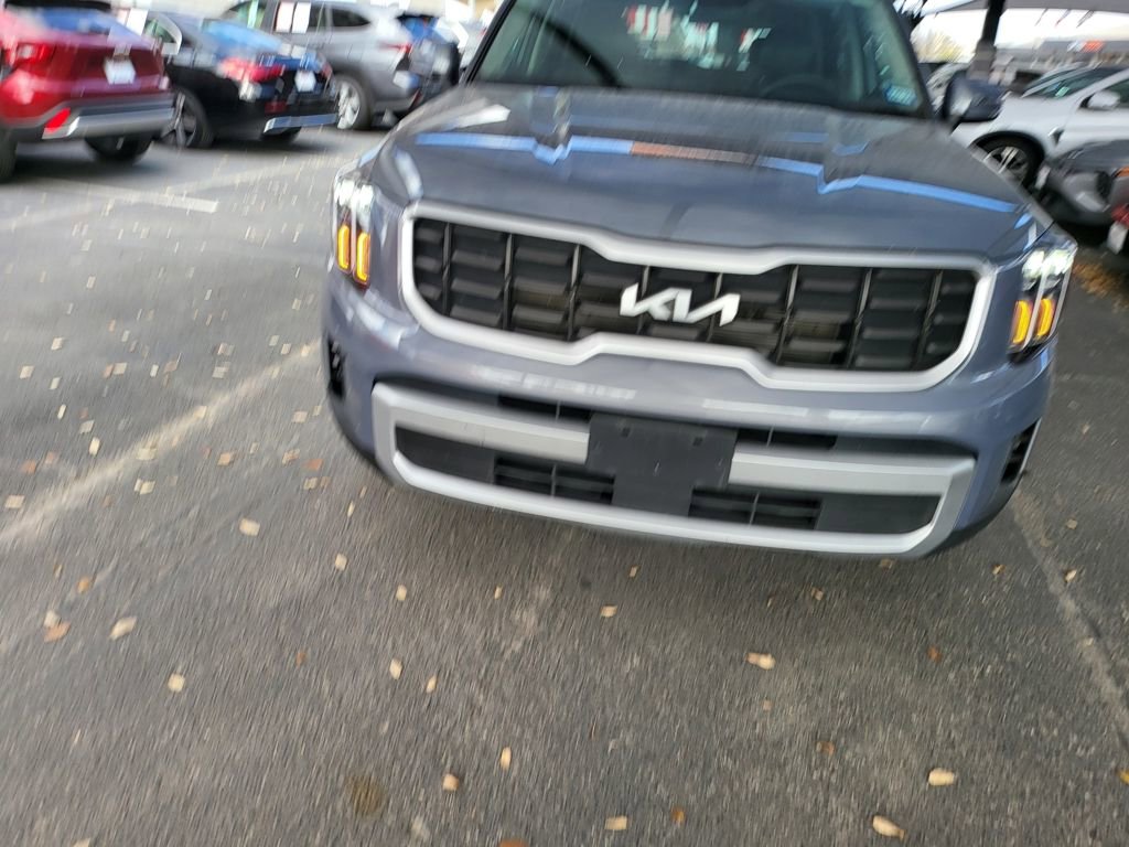 Used 2025 Kia Telluride S image 2