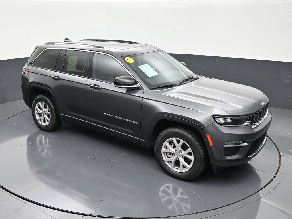 Used 2022 Jeep Grand Cherokee Limited image 19