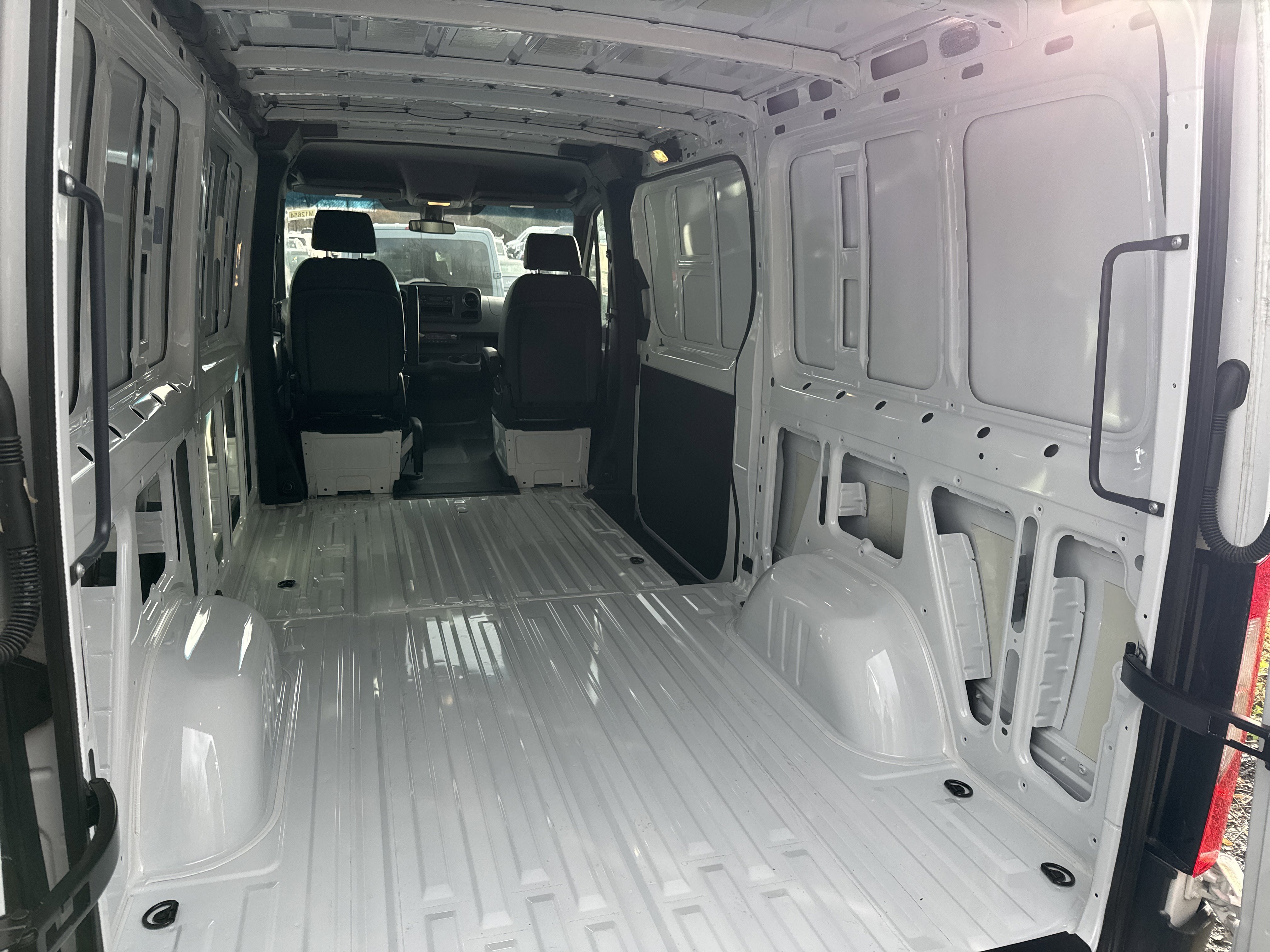 New 2025 Mercedes-Benz Sprinter 2500 image 24