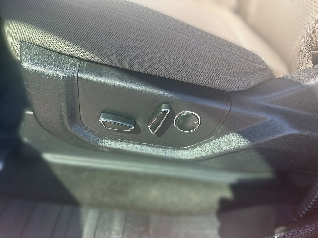 Used 2015 Ford F150 XLT w/ Equipment Group 302A Luxury image 14