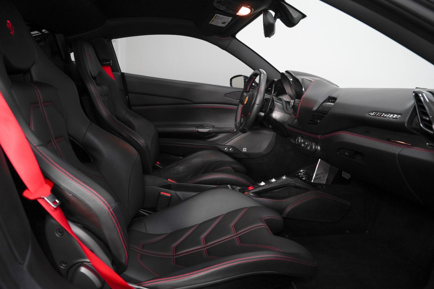 Used 2017 Ferrari 488 GTB RWD image 27