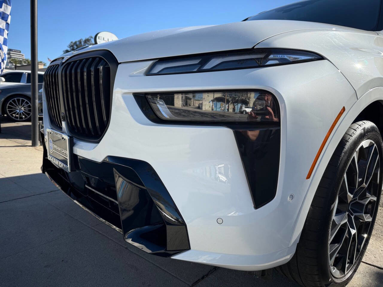 Used 2023 BMW X7 xDrive40i w/ Executive Package image 16