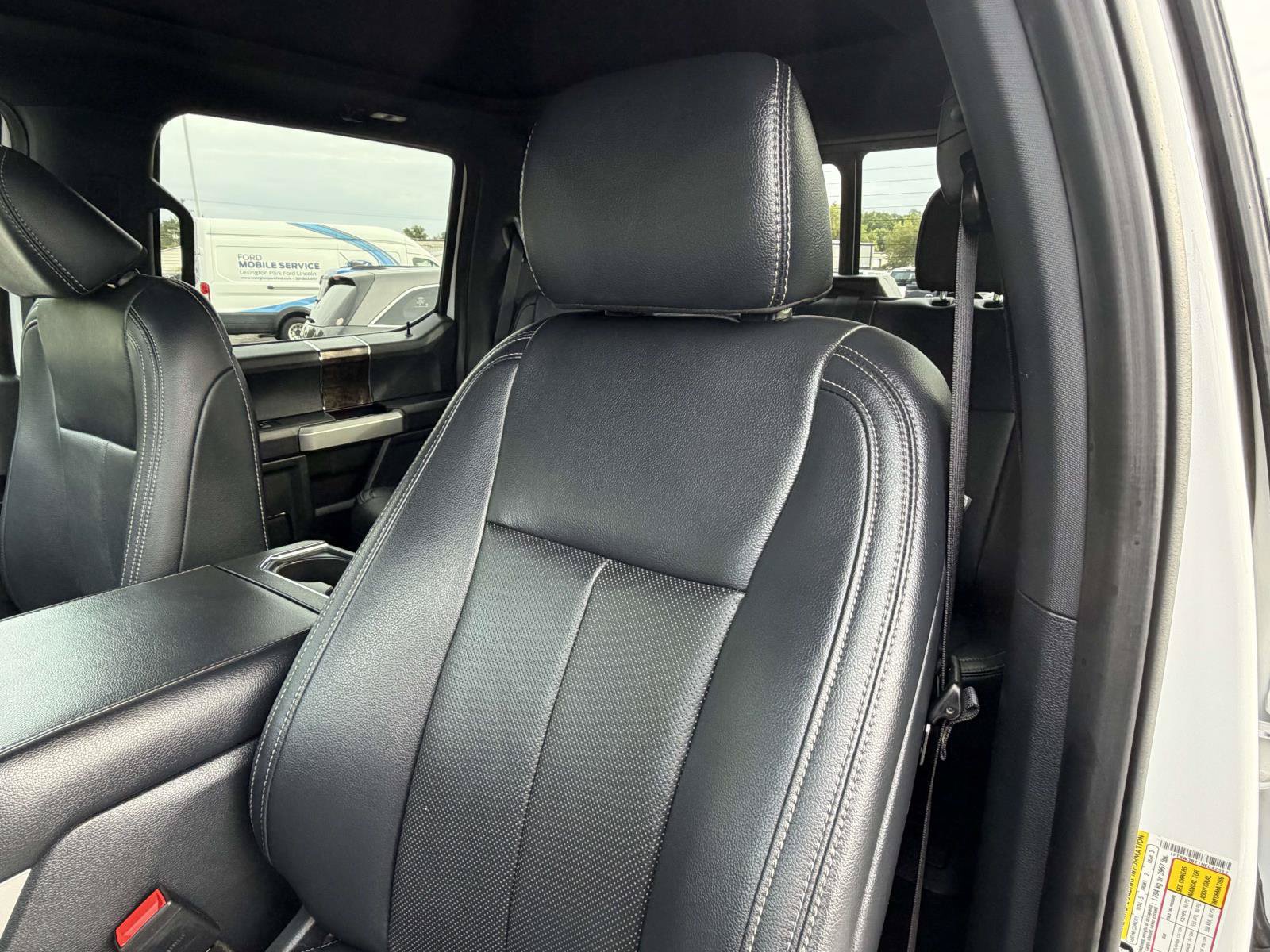 Used 2022 Ford F350 Lariat w/ Black Appearance Package AWD/4WD image 23