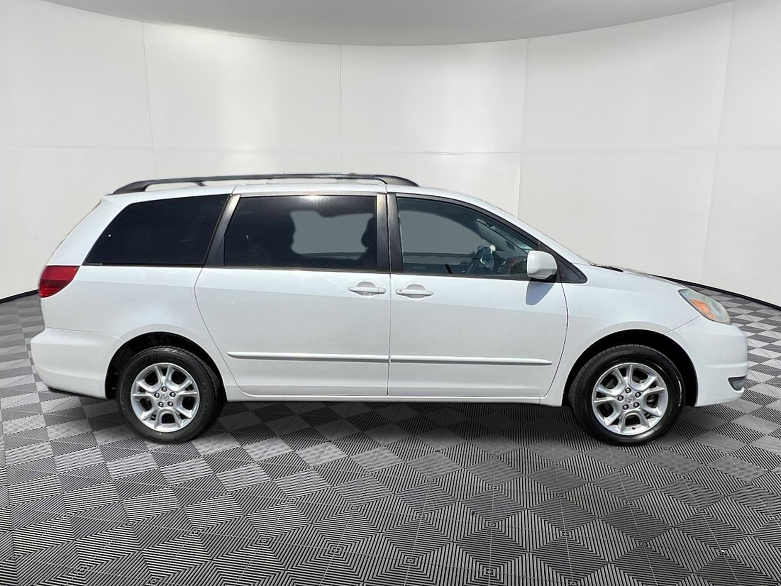 Used 2005 Toyota Sienna XLE AWD/4WD image 7