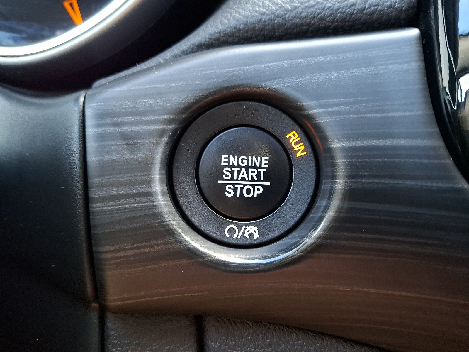 Used 2019 Jeep Grand Cherokee Altitude AWD/4WD image 24