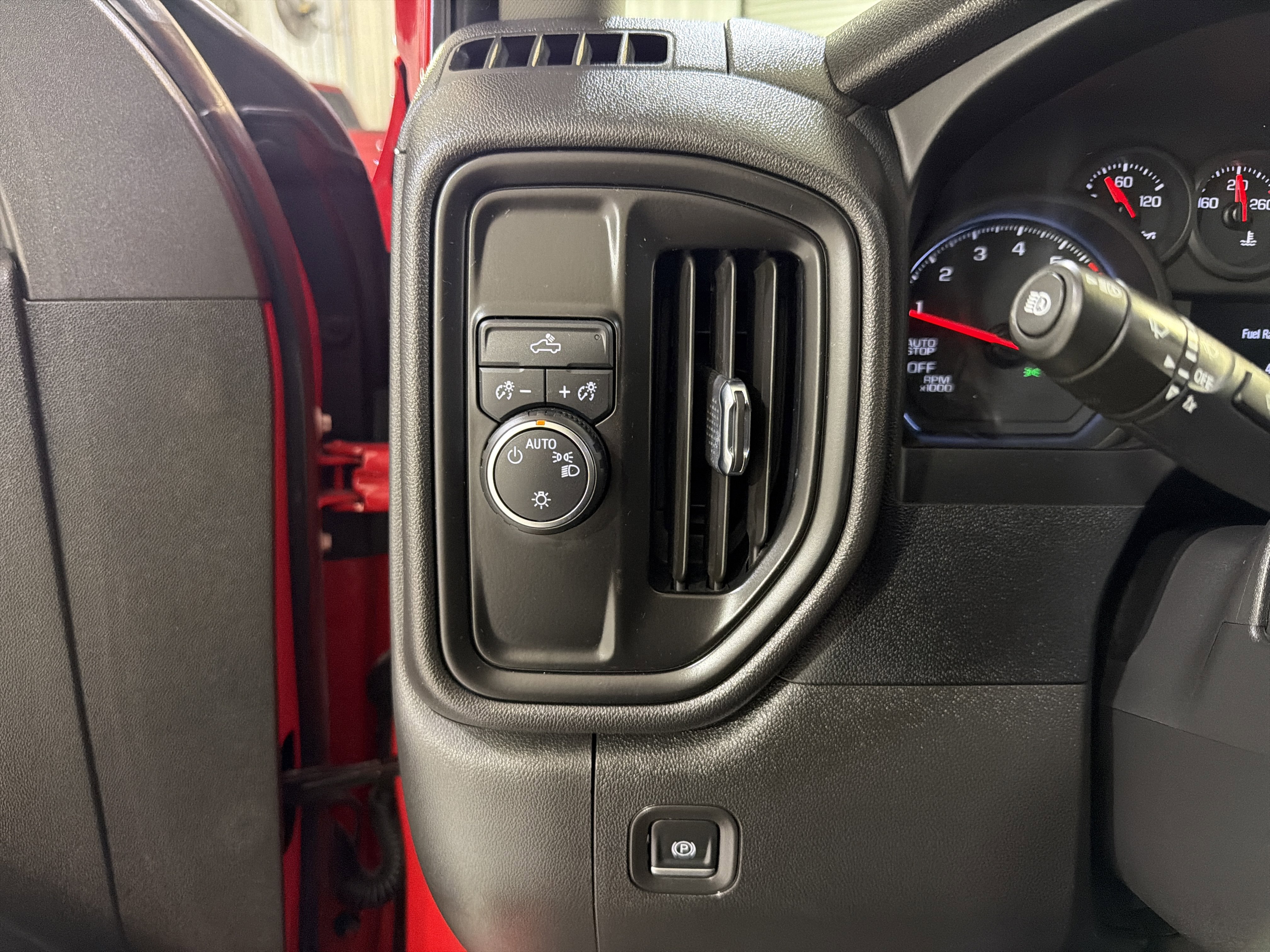 Used 2022 Chevrolet Silverado 1500 Custom image 20