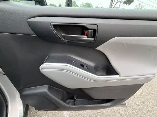 Used 2023 Toyota Highlander LE w/ Protection Package #3 (TMS) FWD image 21