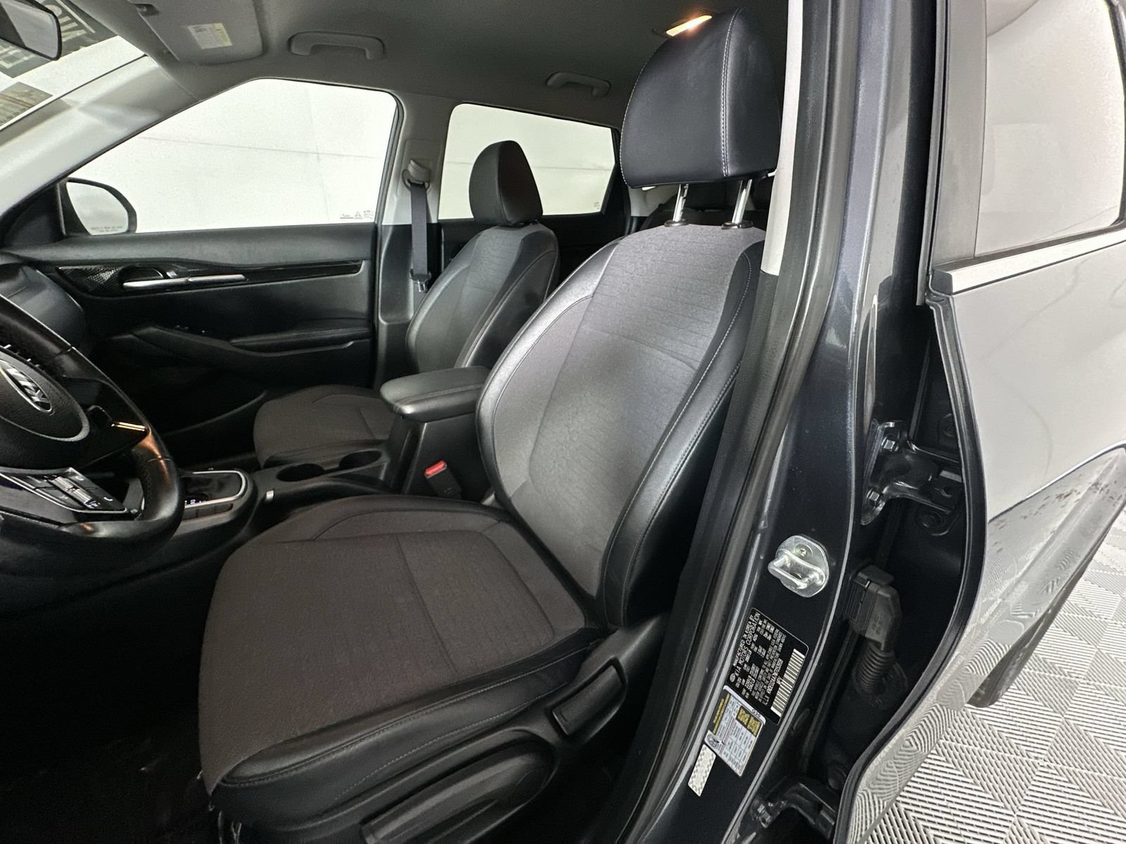 Used 2021 Kia Seltos S FWD image 11