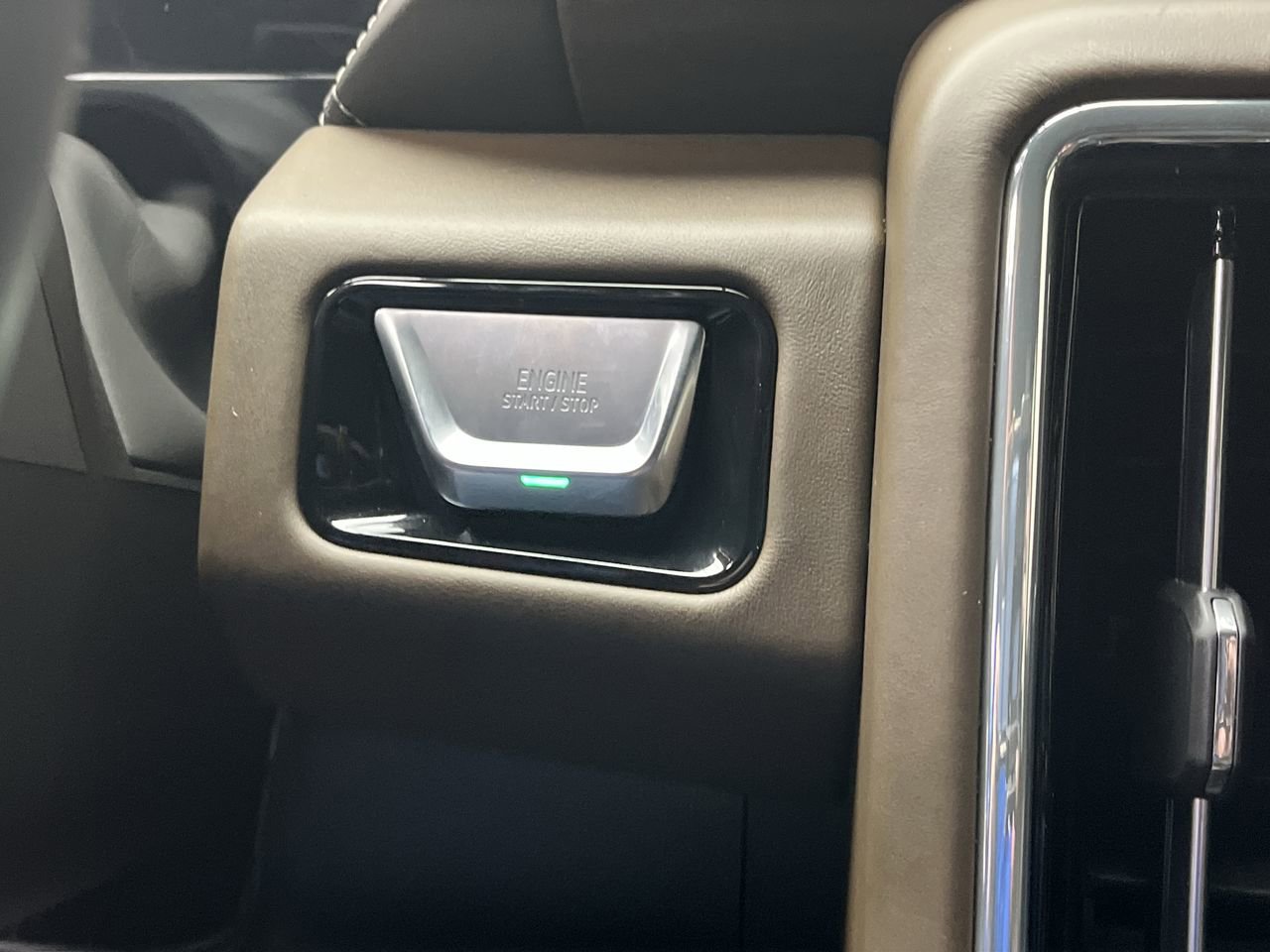 Certified 2025 GMC Yukon XL Denali Ultimate w/ LPO, Floor Liner Package image 26