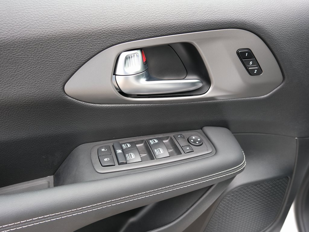 New 2025 Chrysler Pacifica Select image 27
