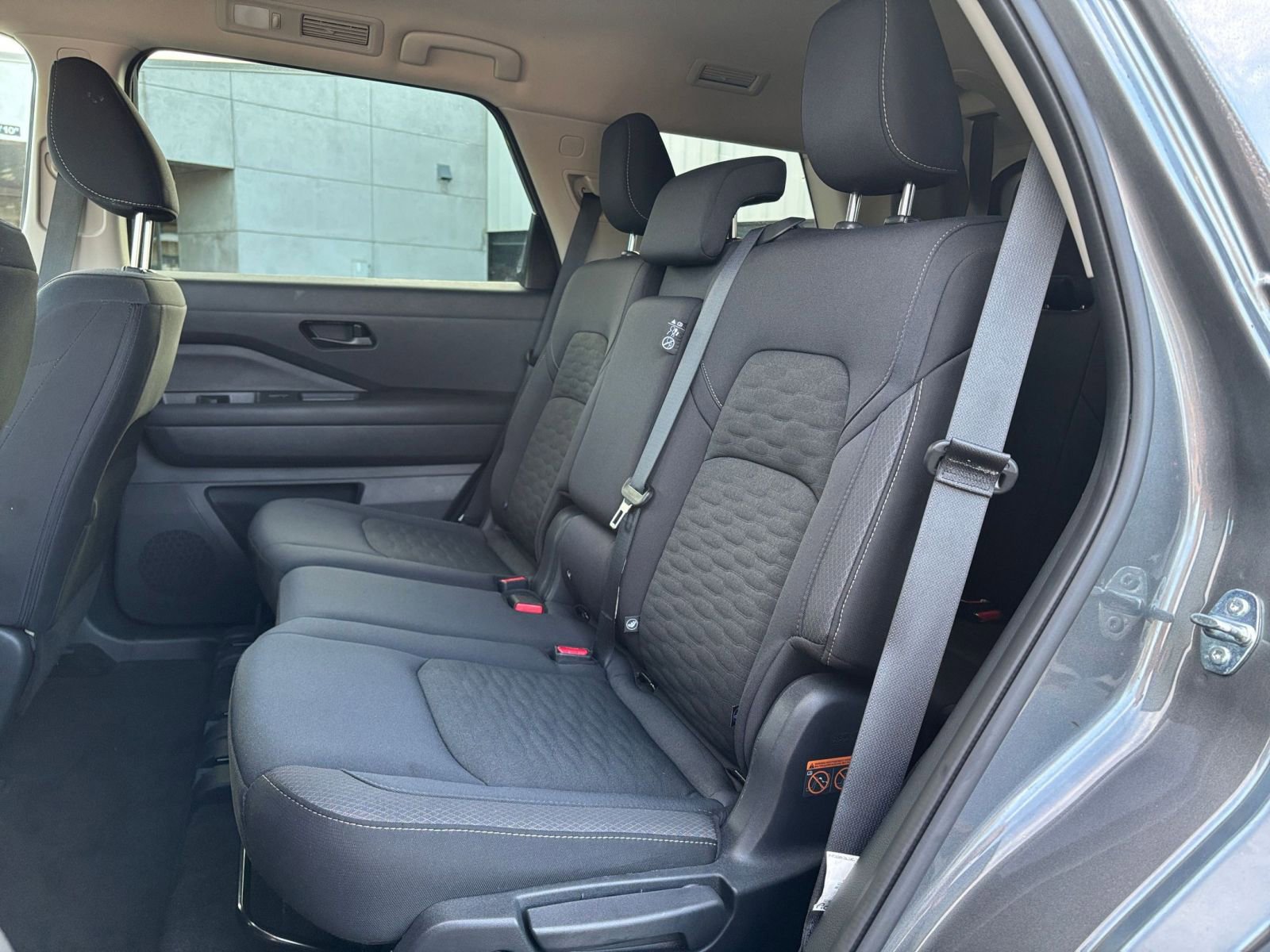 Used 2025 Nissan Pathfinder SV image 21