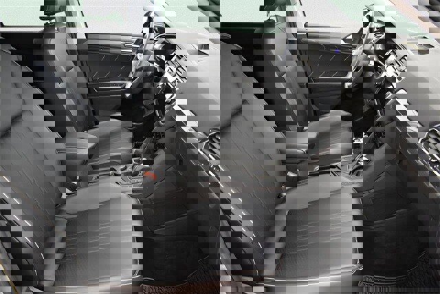 Used 2022 Volkswagen Tiguan SE image 14