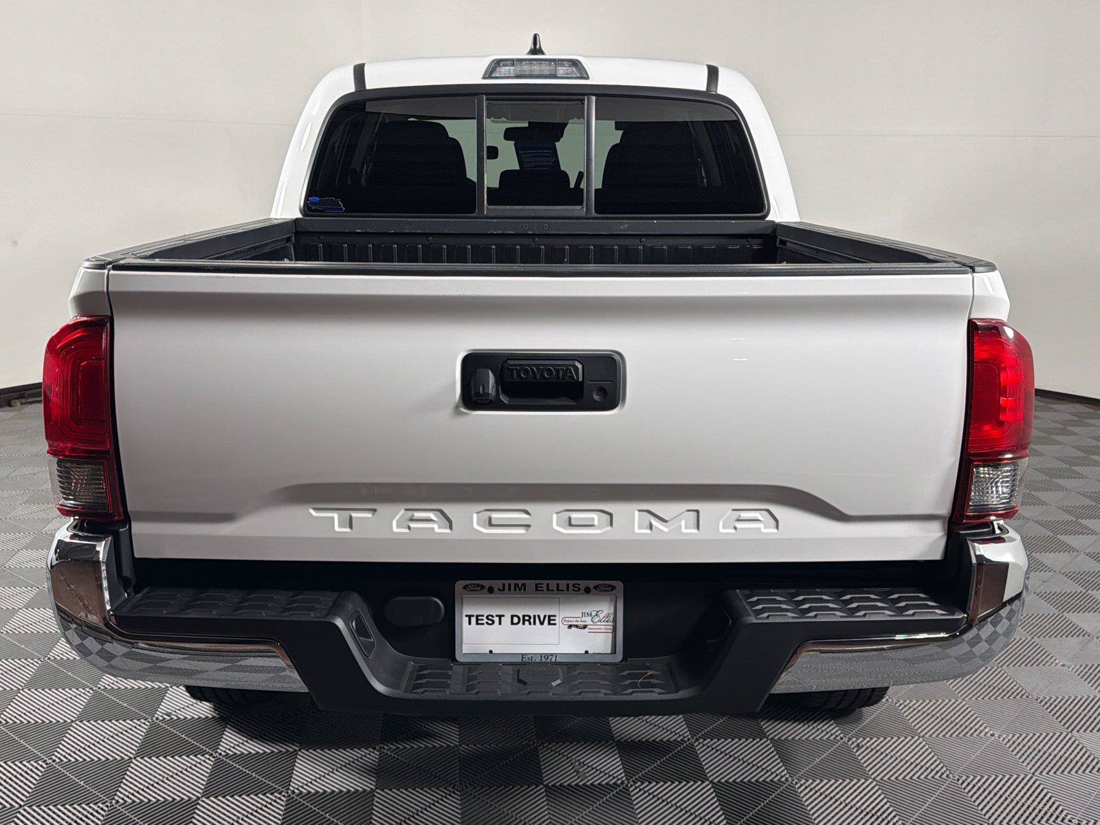 Used 2023 Toyota Tacoma SR5 RWD image 6