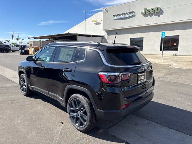 New 2026 Jeep Compass Latitude AWD/4WD image 3