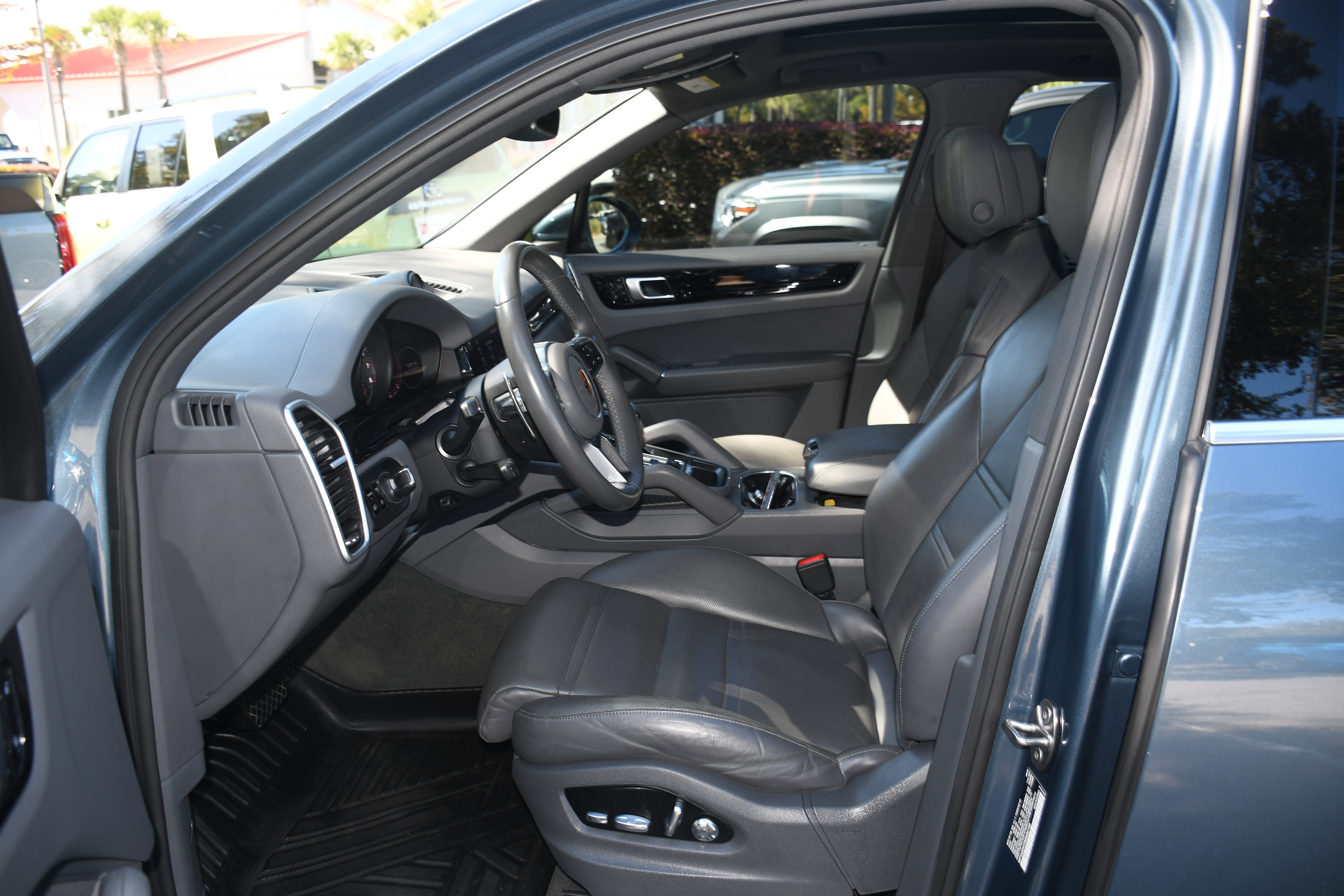 Used 2019 Porsche Cayenne image 8