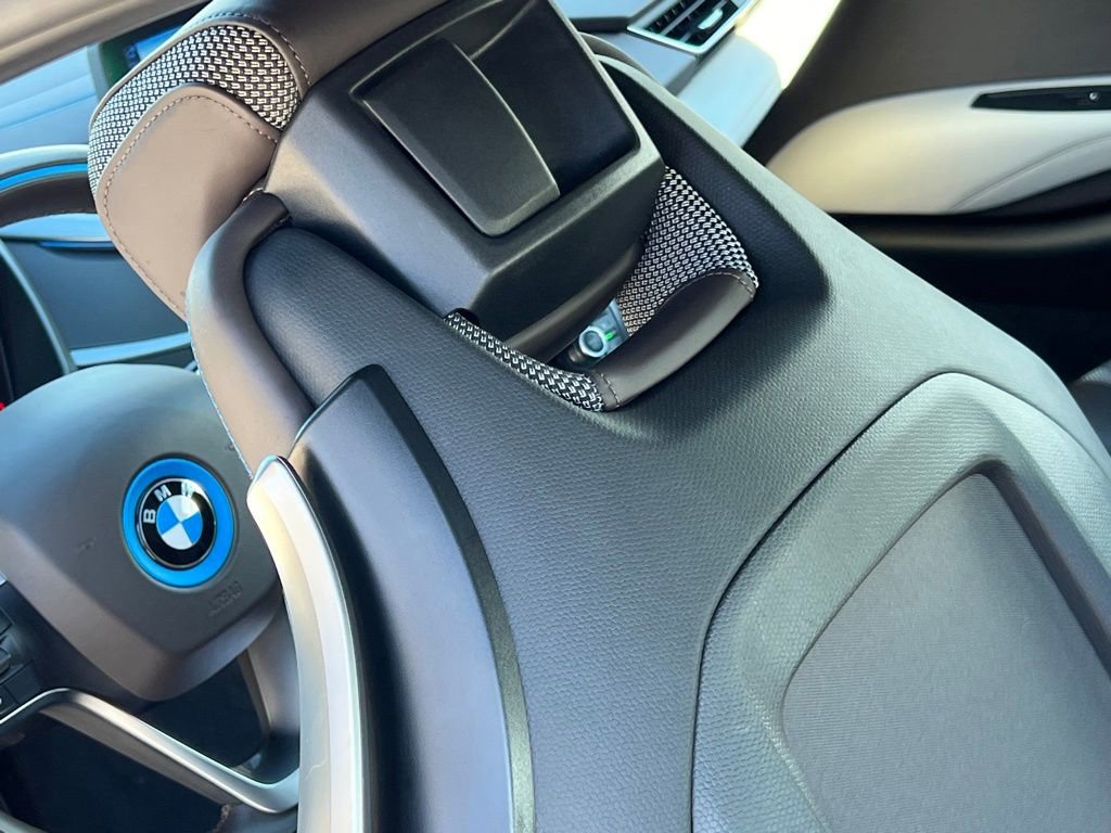 Used 2014 BMW i8 image 29