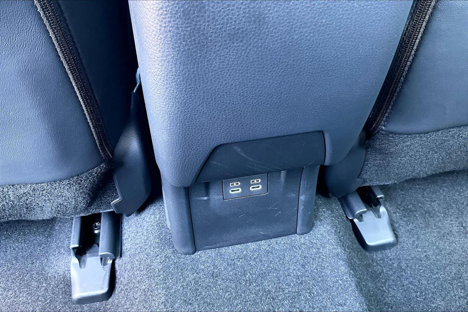 Used 2024 Toyota Prius XLE FWD image 31