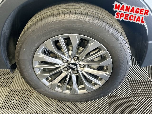Used 2024 Cadillac XT4 Premium Luxury AWD/4WD image 32