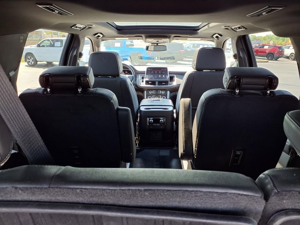 Used 2023 GMC Yukon XL SLT w/ SLT Premium Package image 32
