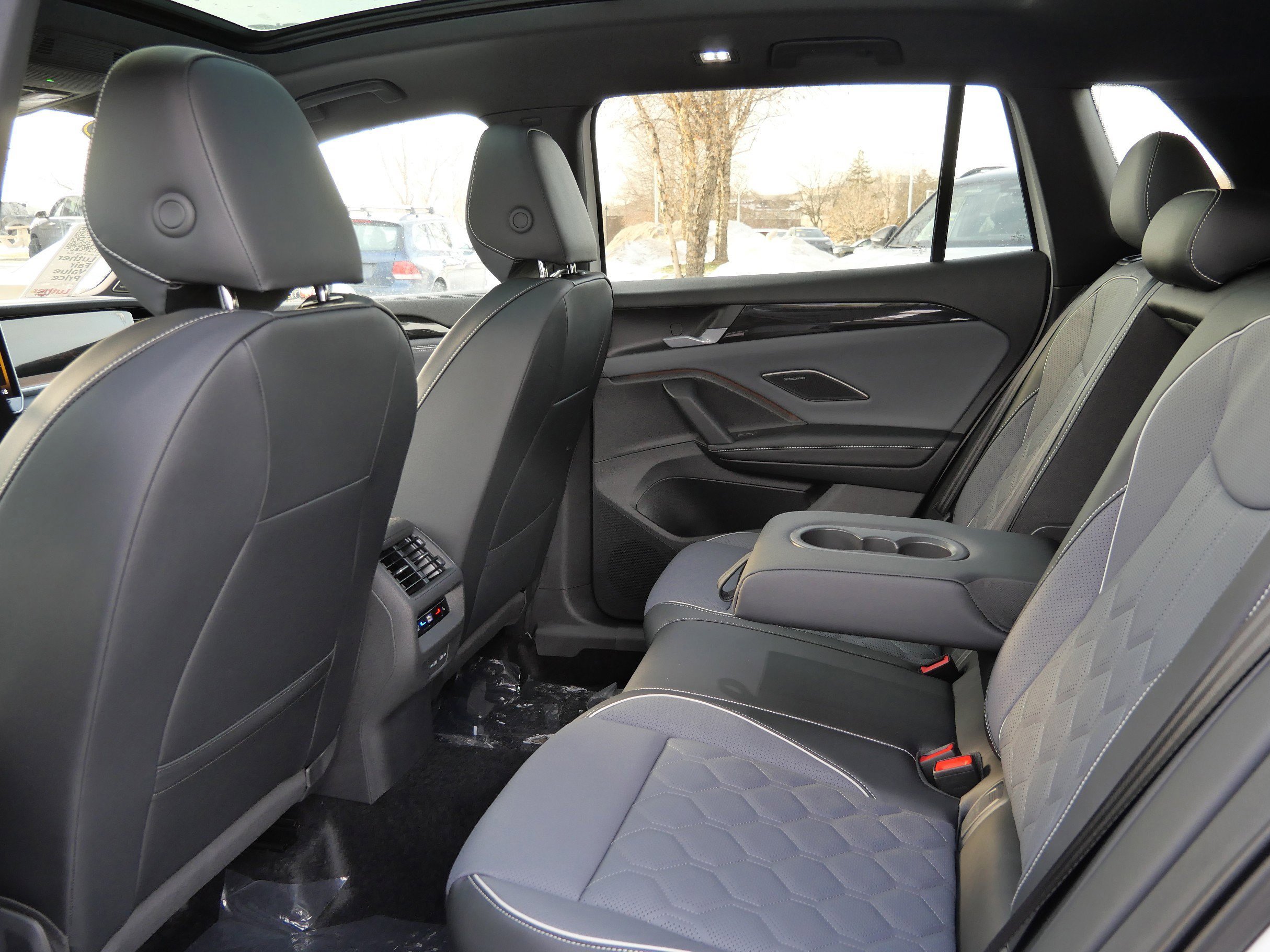 New 2026 Volkswagen Tiguan SEL R-Line image 6