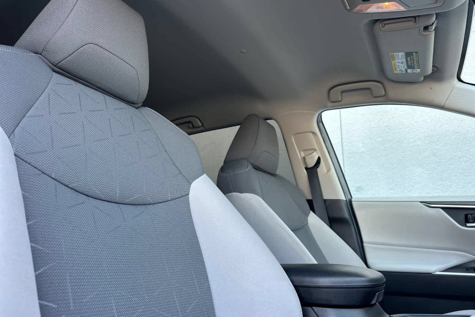 Used 2021 Toyota RAV4 XLE FWD image 18