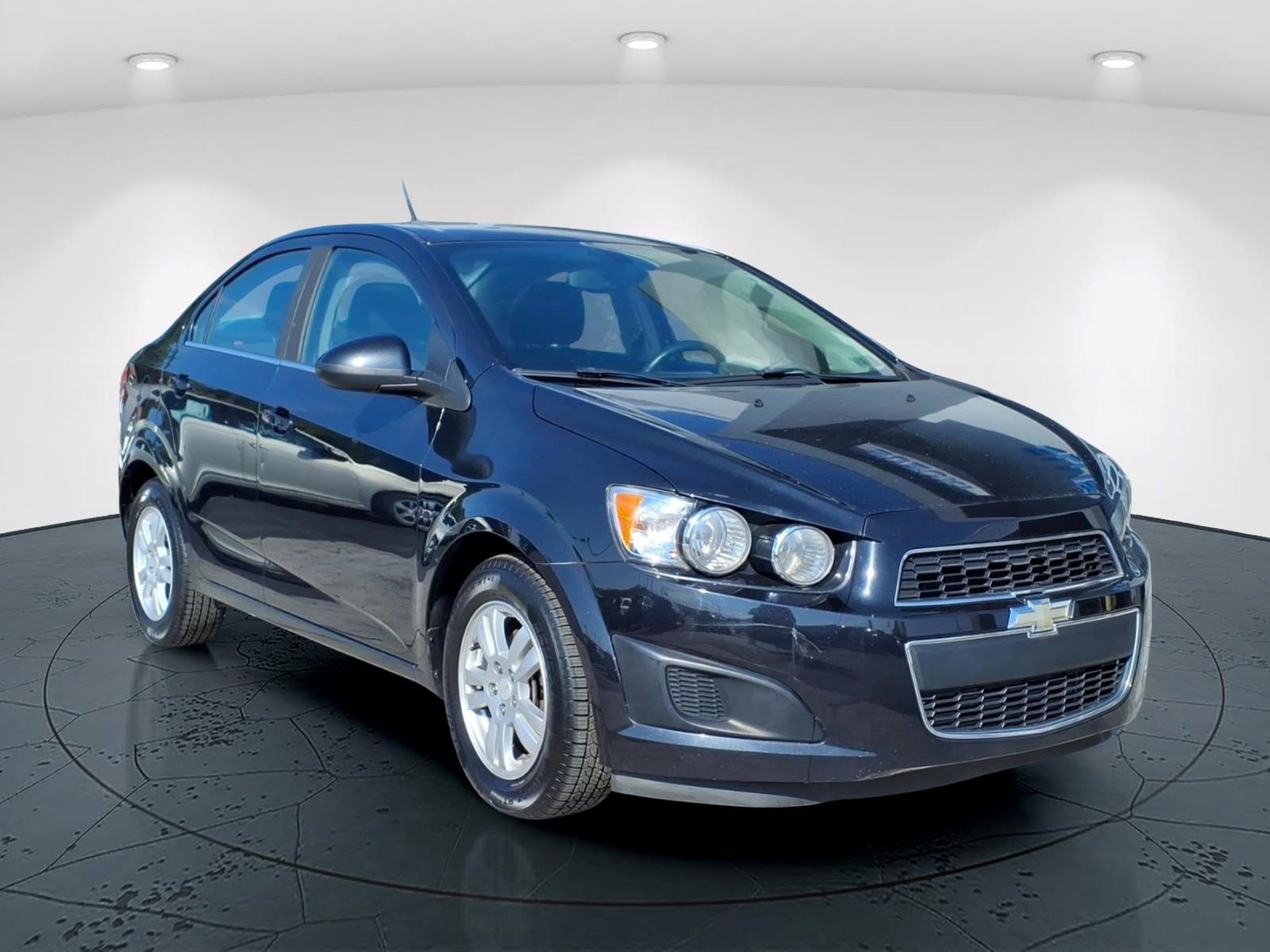 Used 2014 Chevrolet Sonic LT FWD image 1