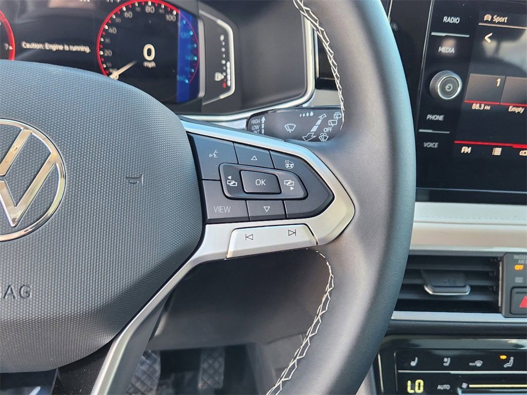 New 2025 Volkswagen Taos SEL image 10
