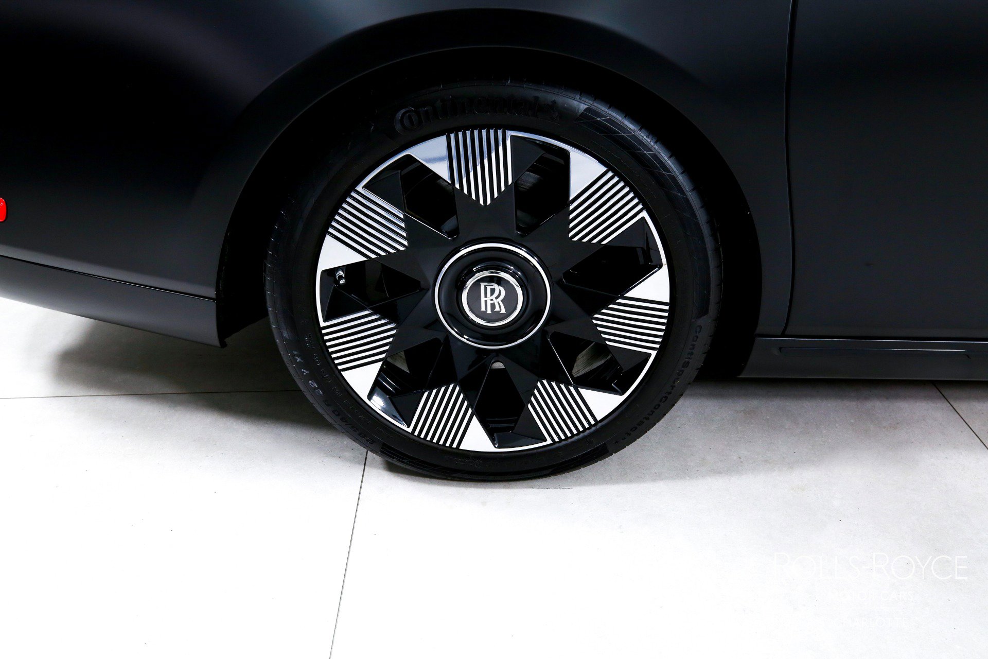 Used 2024 Rolls-Royce Phantom Extended Wheelbase w/ The Phantom Package image 41