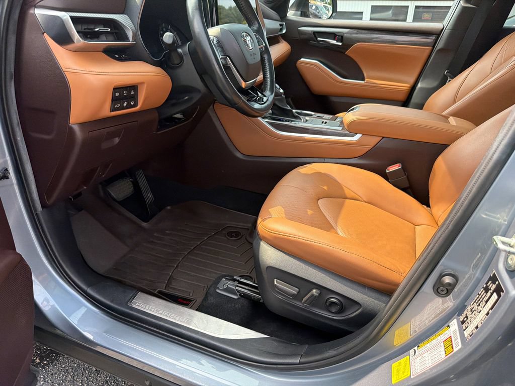 Used 2020 Toyota Highlander Platinum FWD image 9