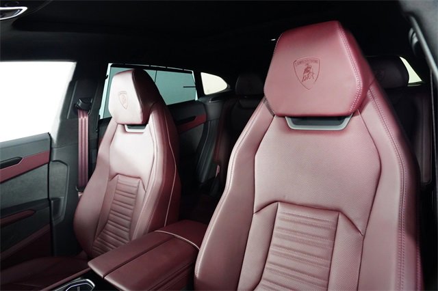 Used 2025 Lamborghini Urus SE image 3