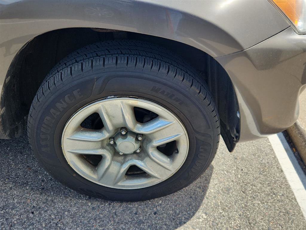 Used 2012 Toyota RAV4 4WD w/ Value Pkg image 2