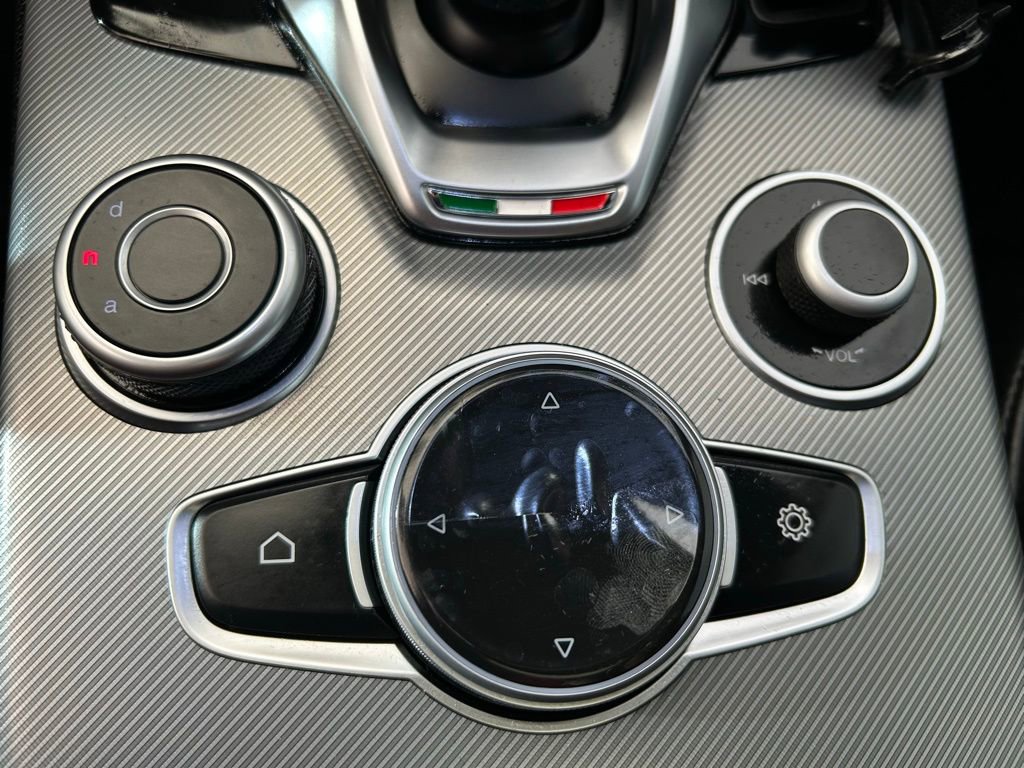 New 2025 Alfa Romeo Stelvio Sprint w/ Convenience Package image 33