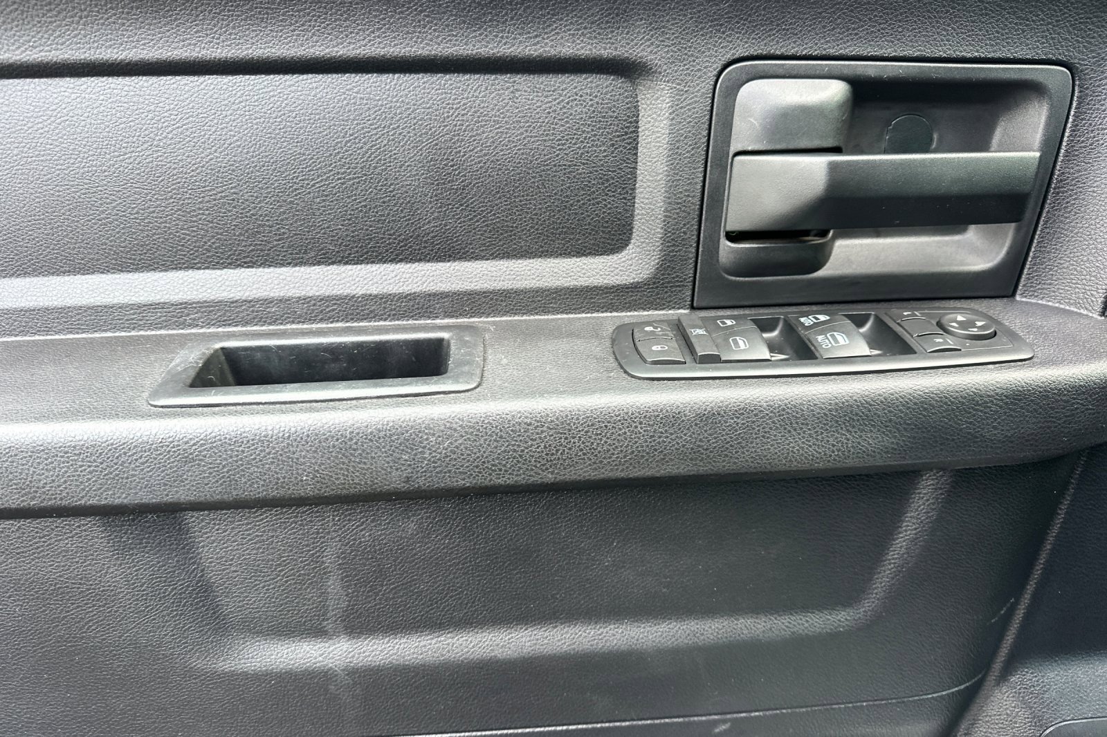 Used 2016 RAM 1500 Express image 10