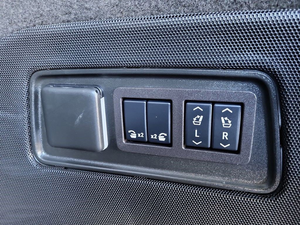 Certified 2024 Cadillac Escalade Sport w/ Touring Package image 18