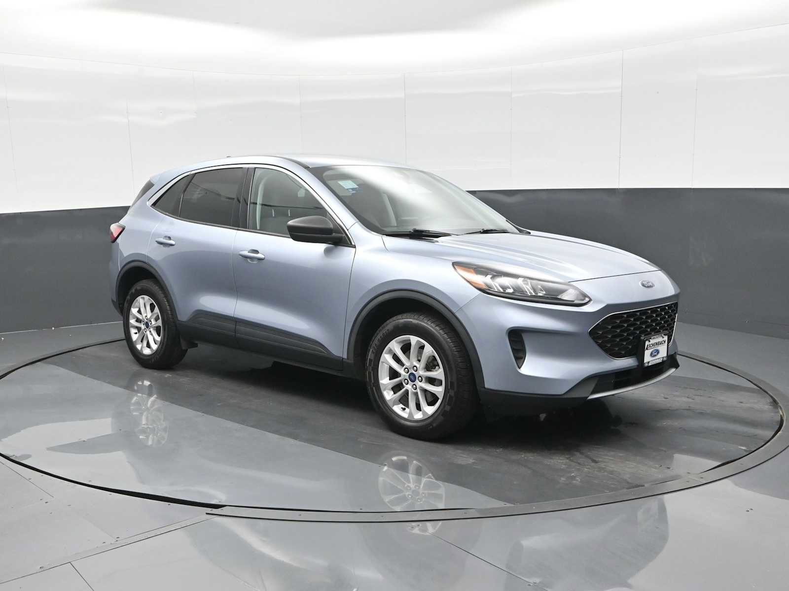 Used 2022 Ford Escape SE w/ Convenience Package