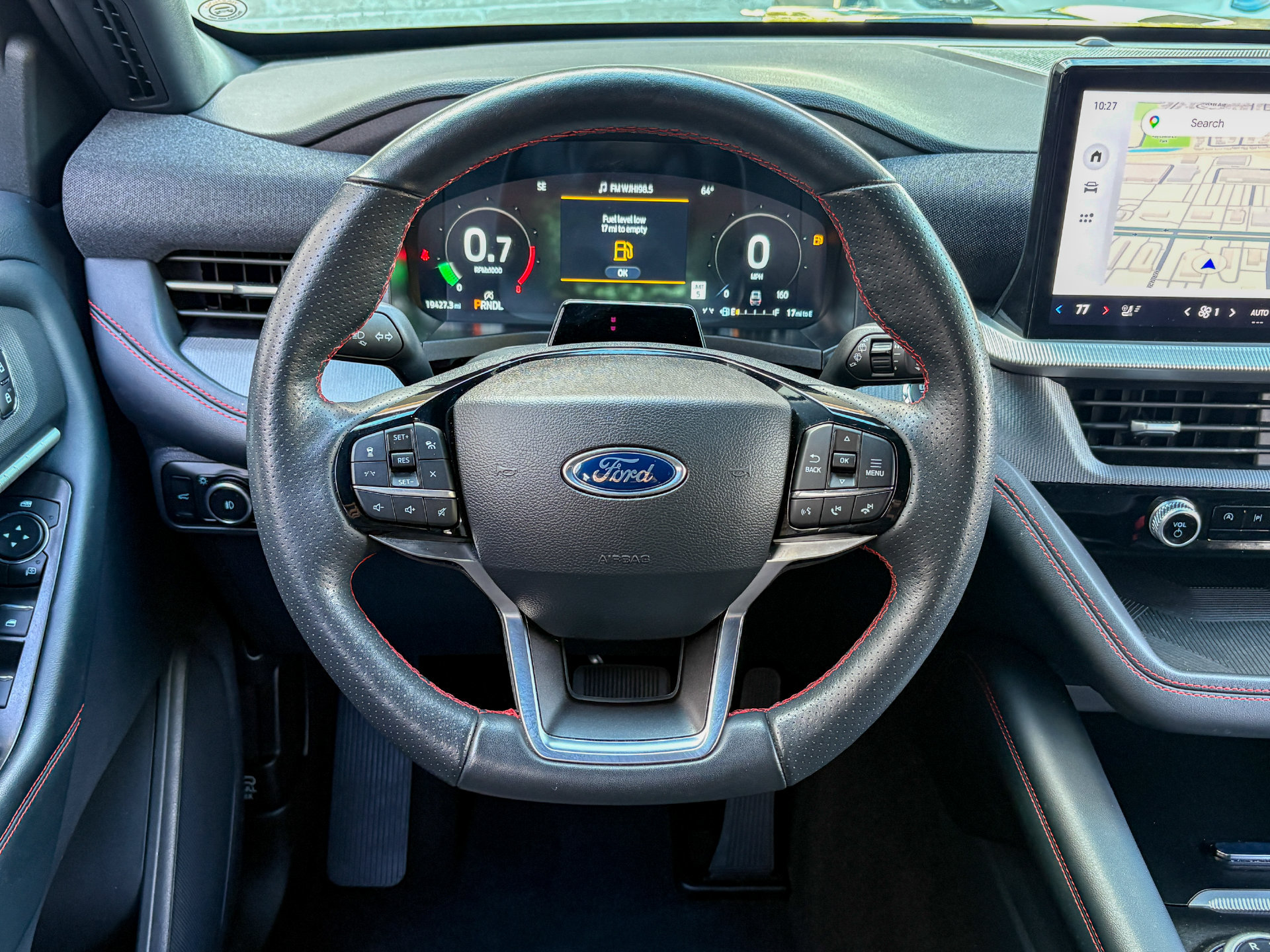 Used 2025 Ford Explorer ST-Line w/ ST-Line Street Pack AWD/4WD image 13