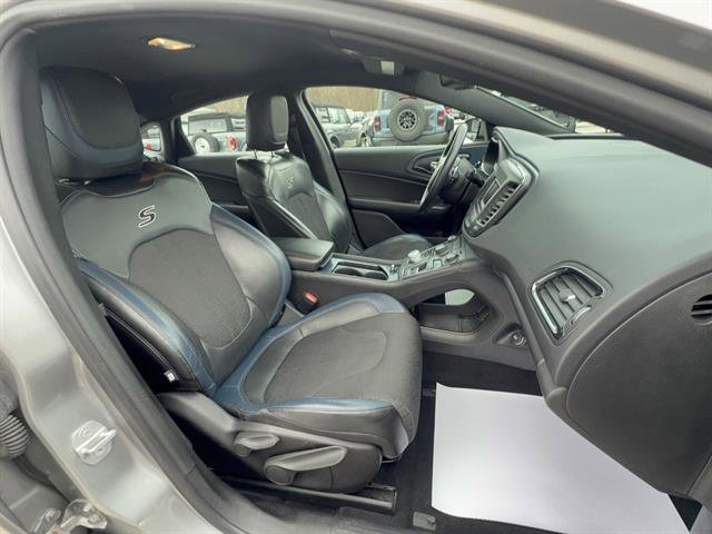 Used 2015 Chrysler 200 S image 24