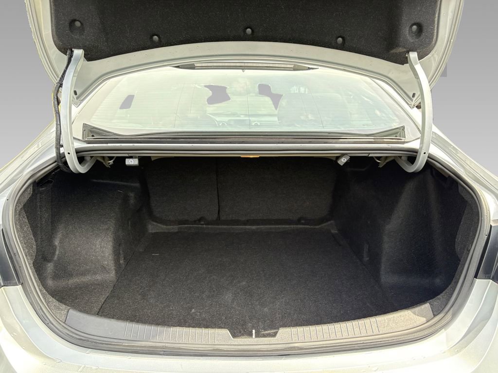 Used 2020 Chevrolet Malibu LT image 18