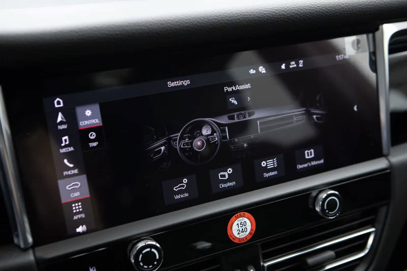 Certified 2026 Porsche Macan AWD/4WD image 15