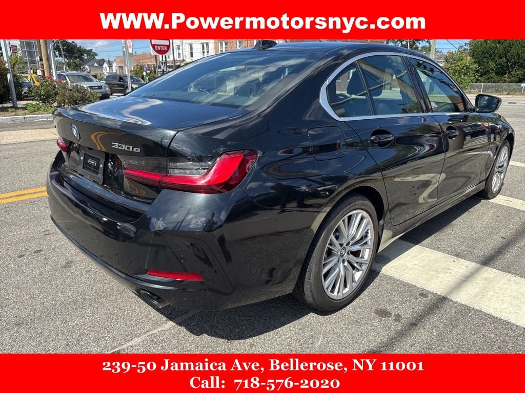 Used 2024 BMW 330e xDrive w/ Convenience Package image 5